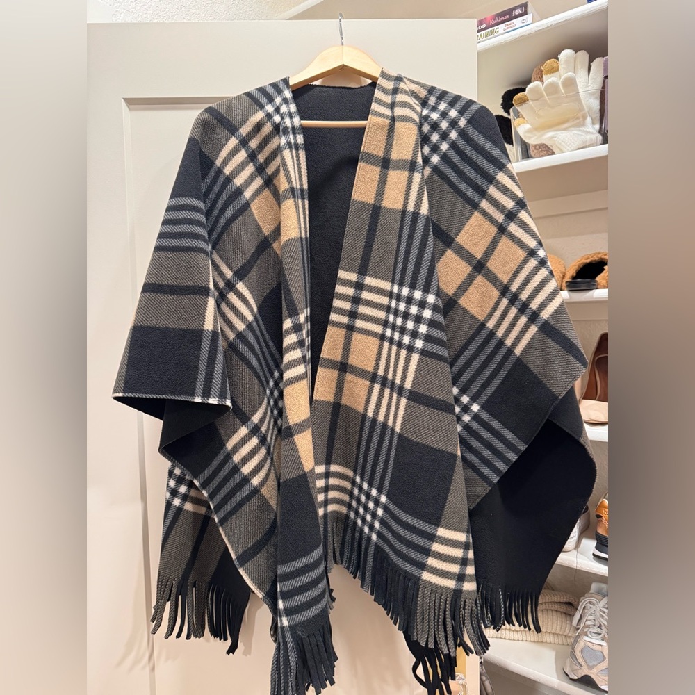 FLEECE SHAWL / WRAP ONE SIZE